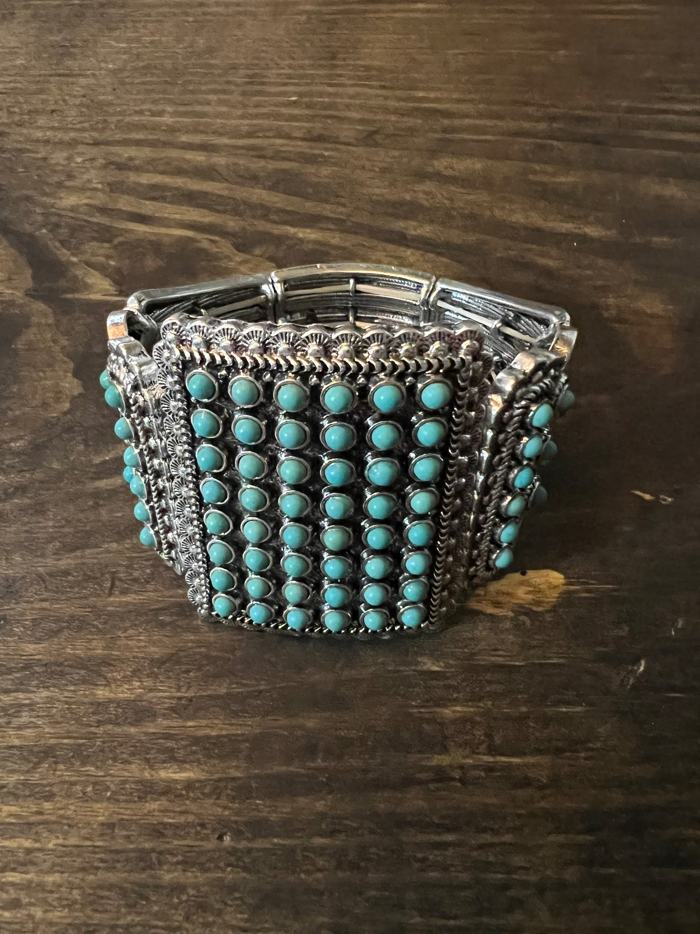 Concho buckle stretch bracelet