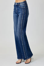 Load image into Gallery viewer, RISEN Mid Rise Straight Jeans
