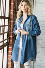 Load image into Gallery viewer, Veveret Pocketed Button Up Washed Denim Shirt
