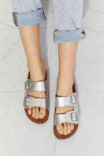 Load image into Gallery viewer, MMShoes Best Life Double-Banded Slide Sandal in Silver
